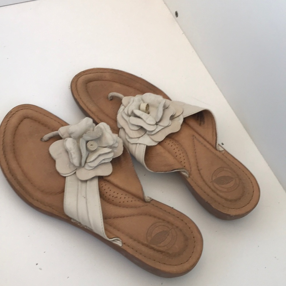 Nurture leather flip flop Sz 8M